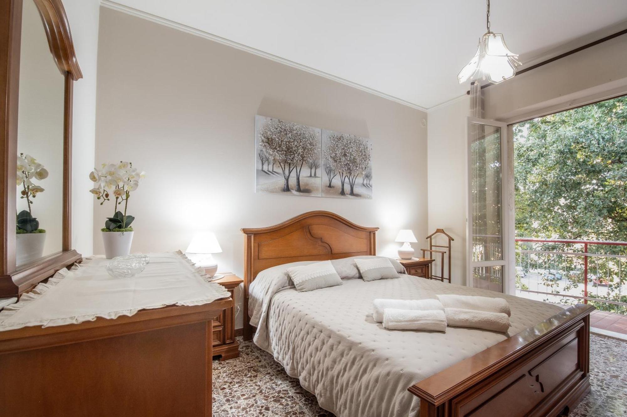 Domus Umberto - Guest House Arezzo Bagian luar foto