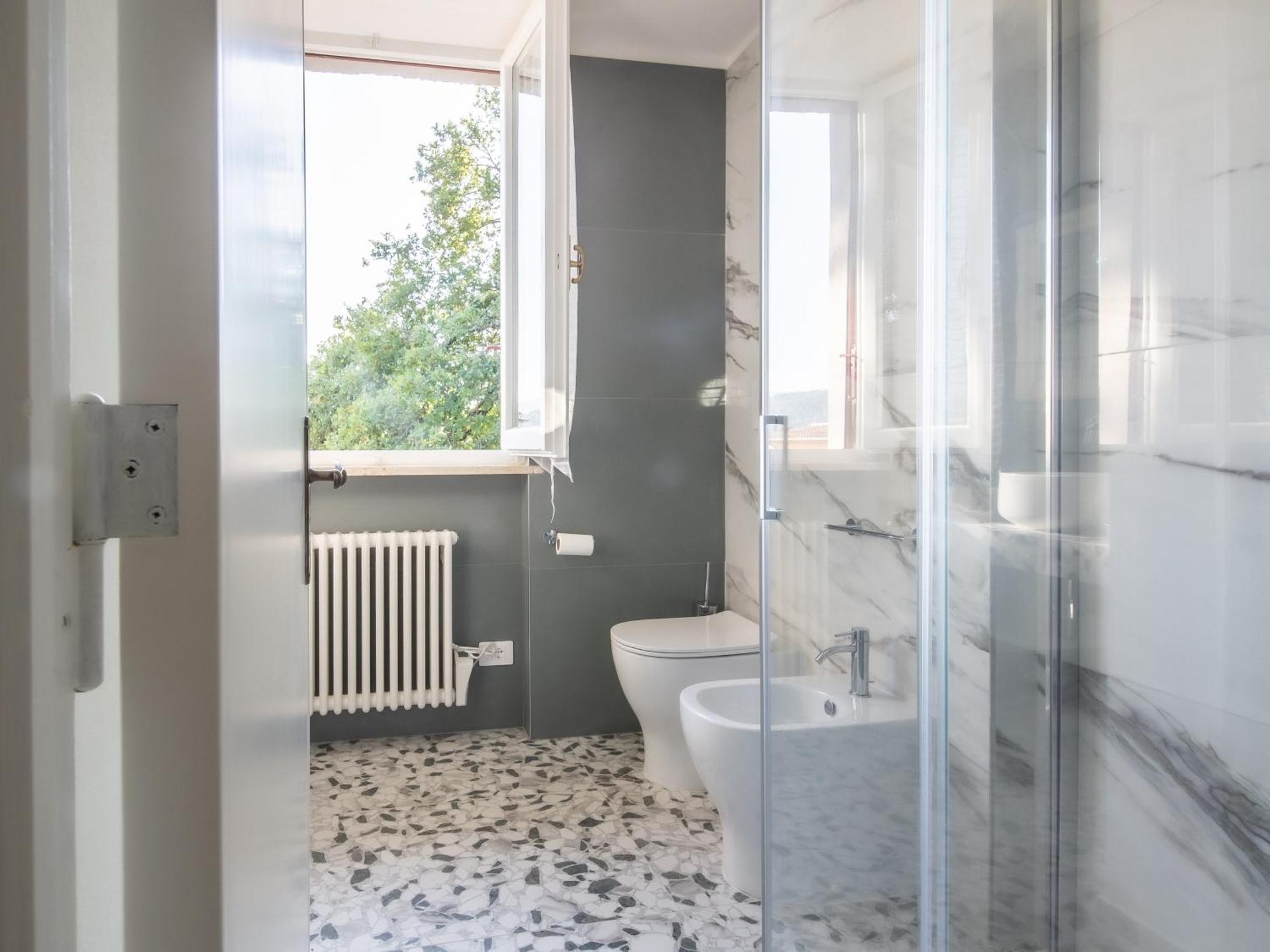 Domus Umberto - Guest House Arezzo Bagian luar foto