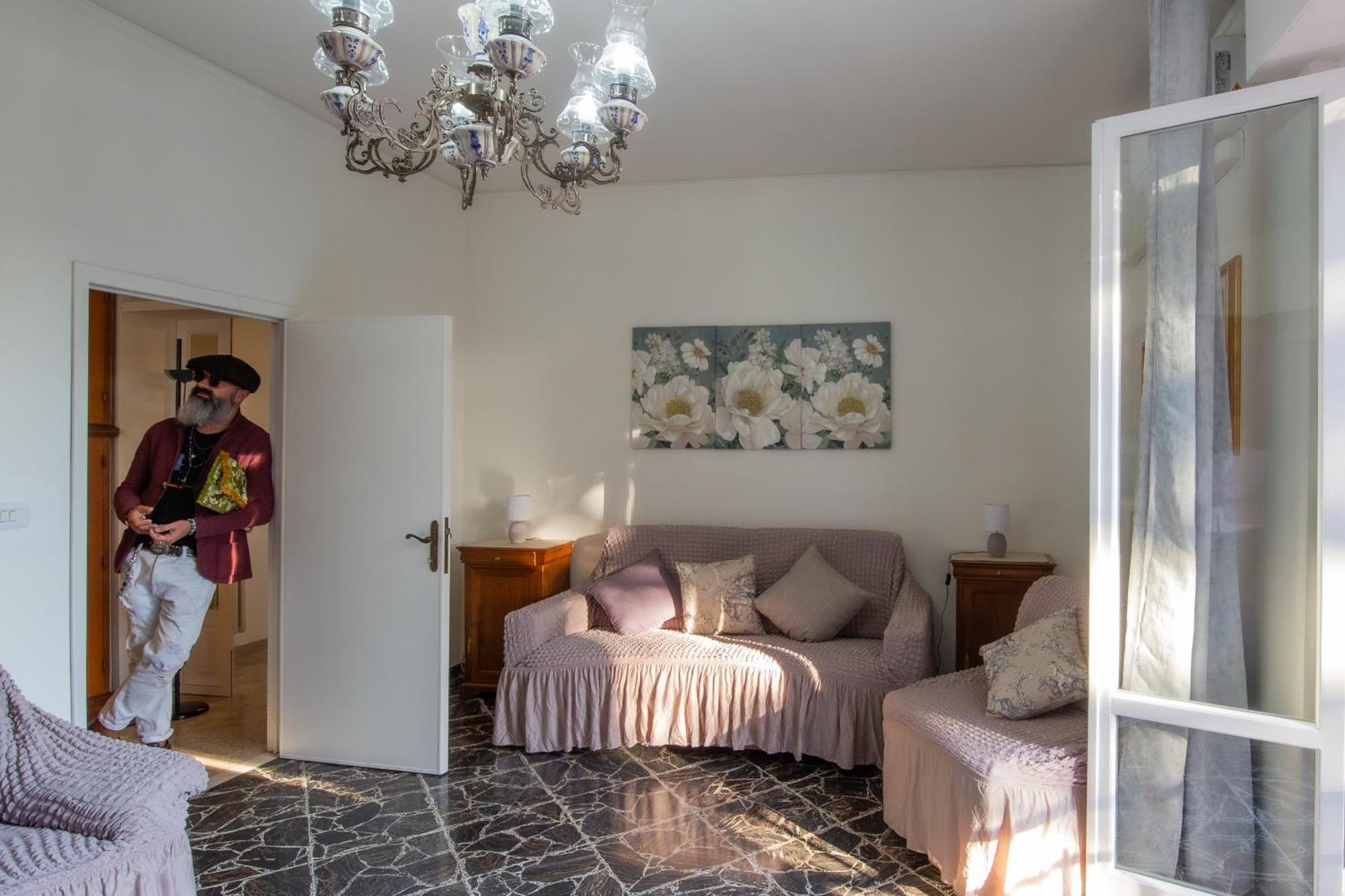 Domus Umberto - Guest House Arezzo Bagian luar foto